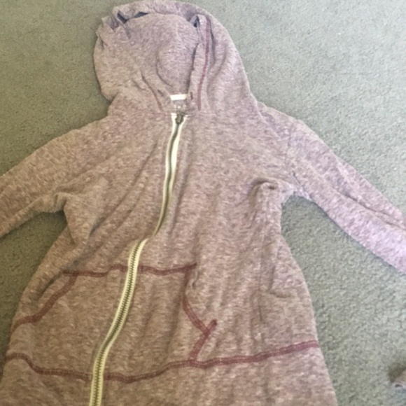 Pull of sweatshirt - Picture 2 of 2